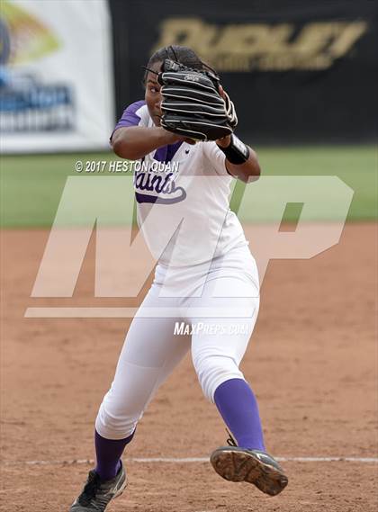 Thumbnail 1 in St. Anthony vs. Sierra Canyon (CIF SS D6 Final) photogallery.