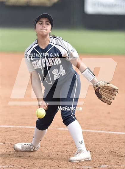 Thumbnail 1 in St. Anthony vs. Sierra Canyon (CIF SS D6 Final) photogallery.