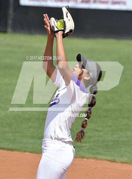 Thumbnail 2 in St. Anthony vs. Sierra Canyon (CIF SS D6 Final) photogallery.