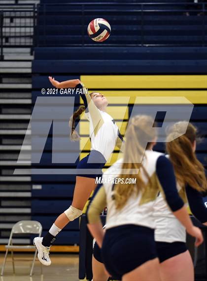 Thumbnail 3 in Soddy Daisy vs. Livingston Academy photogallery.