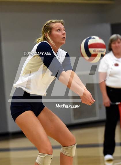 Thumbnail 2 in Soddy Daisy vs. Livingston Academy photogallery.