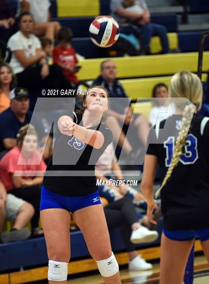 Thumbnail 2 in Soddy Daisy vs. Livingston Academy photogallery.