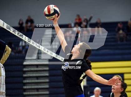 Thumbnail 2 in Soddy Daisy vs. Livingston Academy photogallery.