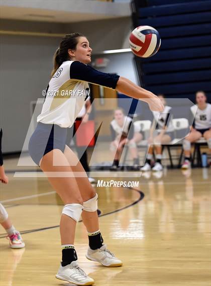 Thumbnail 3 in Soddy Daisy vs. Livingston Academy photogallery.