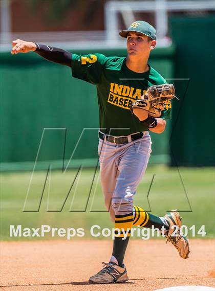Thumbnail 2 in Santa Fe vs. Friendswood (UIL Region 3 Quarterfinal) photogallery.