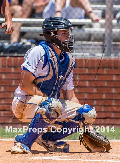 Thumbnail 1 in Santa Fe vs. Friendswood (UIL Region 3 Quarterfinal) photogallery.