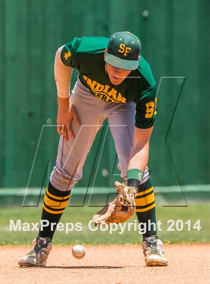 Thumbnail 3 in Santa Fe vs. Friendswood (UIL Region 3 Quarterfinal) photogallery.