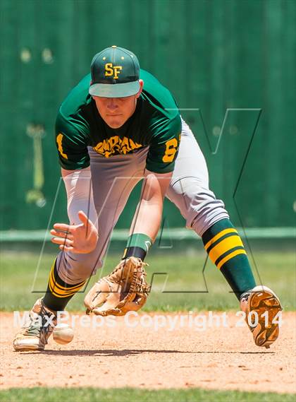 Thumbnail 2 in Santa Fe vs. Friendswood (UIL Region 3 Quarterfinal) photogallery.