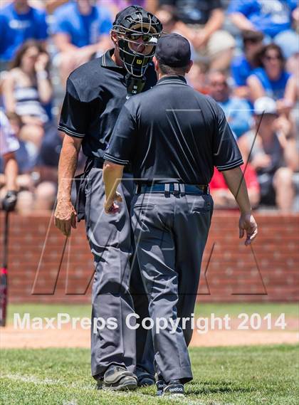 Thumbnail 1 in Santa Fe vs. Friendswood (UIL Region 3 Quarterfinal) photogallery.
