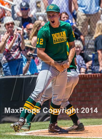 Thumbnail 2 in Santa Fe vs. Friendswood (UIL Region 3 Quarterfinal) photogallery.