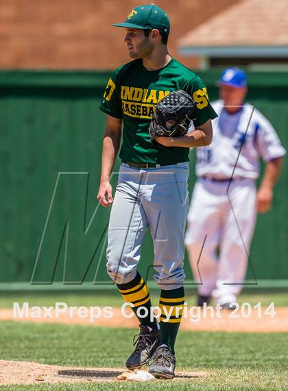 Thumbnail 2 in Santa Fe vs. Friendswood (UIL Region 3 Quarterfinal) photogallery.