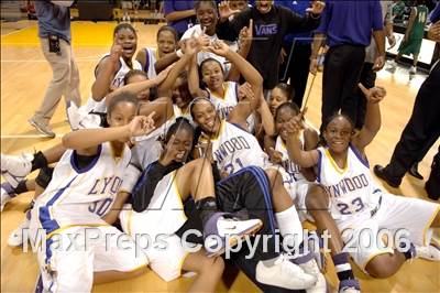 Thumbnail 1 in Lynwood vs Long Beach Poly (SS D1AA Final) photogallery.
