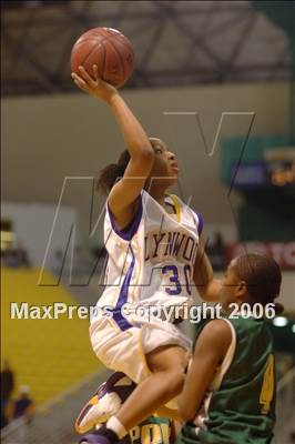 Thumbnail 2 in Lynwood vs Long Beach Poly (SS D1AA Final) photogallery.
