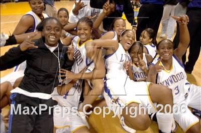 Thumbnail 2 in Lynwood vs Long Beach Poly (SS D1AA Final) photogallery.