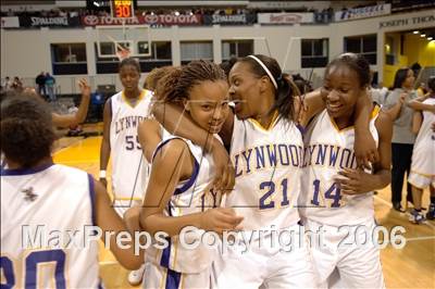 Thumbnail 1 in Lynwood vs Long Beach Poly (SS D1AA Final) photogallery.