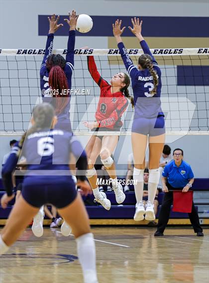 Thumbnail 2 in Saint Andrew's vs. Gulliver Prep photogallery.