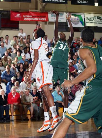 Thumbnail 1 in Winter Park vs. St. Patrick (City of the Palms Classic) photogallery.