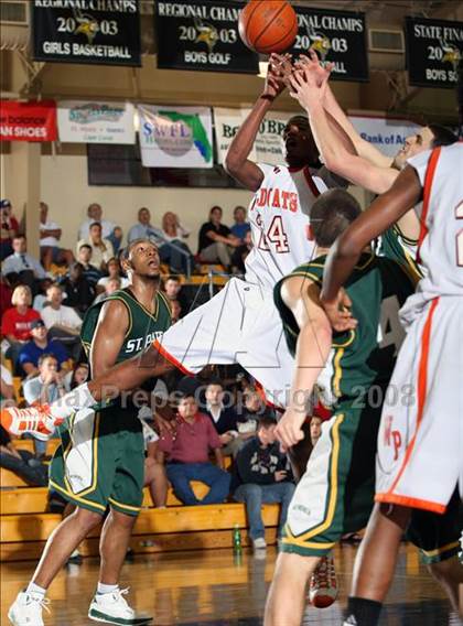 Thumbnail 2 in Winter Park vs. St. Patrick (City of the Palms Classic) photogallery.