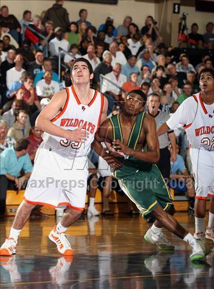 Thumbnail 3 in Winter Park vs. St. Patrick (City of the Palms Classic) photogallery.