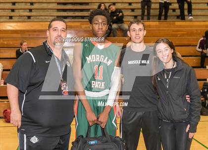 Thumbnail 2 in Morgan Park vs. Moreau Catholic (Oakland Legends Classic) photogallery.