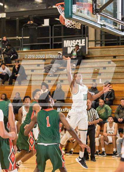 Thumbnail 3 in Morgan Park vs. Moreau Catholic (Oakland Legends Classic) photogallery.