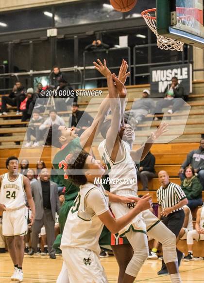 Thumbnail 1 in Morgan Park vs. Moreau Catholic (Oakland Legends Classic) photogallery.