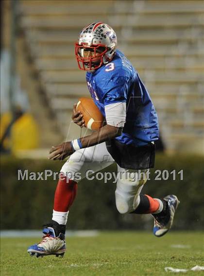 Thumbnail 1 in Pender vs Albemarle (NCHSAA 1AA Final) photogallery.