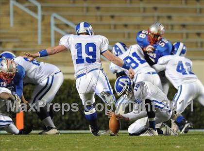 Thumbnail 1 in Pender vs Albemarle (NCHSAA 1AA Final) photogallery.