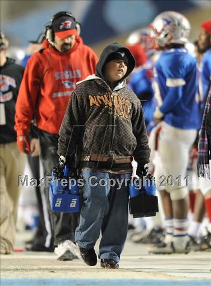 Thumbnail 1 in Pender vs Albemarle (NCHSAA 1AA Final) photogallery.