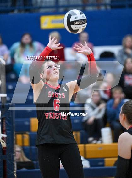 Thumbnail 3 in Lynchburg-Clay vs South Webster (OHSAA DIVISION VI DISTRICT CHAMPIONSHIP) photogallery.