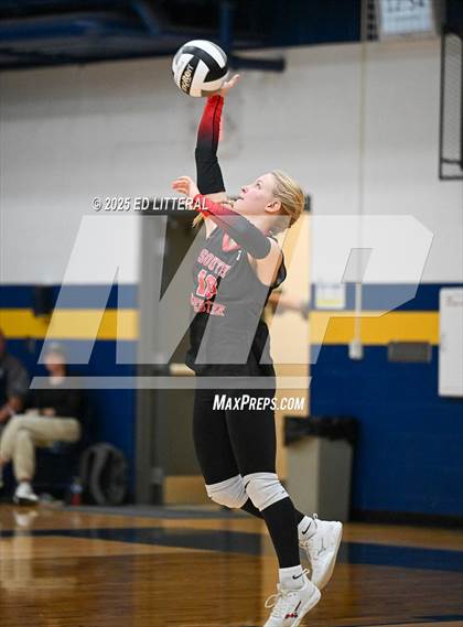 Thumbnail 1 in Lynchburg-Clay vs South Webster (OHSAA DIVISION VI DISTRICT CHAMPIONSHIP) photogallery.