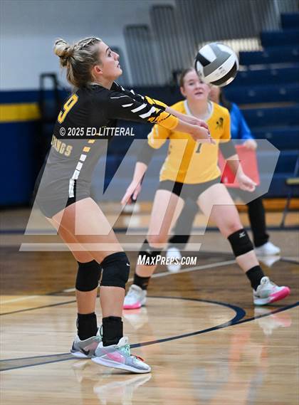 Thumbnail 2 in Lynchburg-Clay vs South Webster (OHSAA DIVISION VI DISTRICT CHAMPIONSHIP) photogallery.