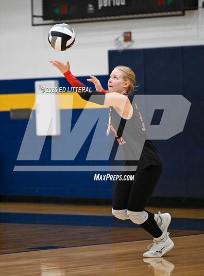 Thumbnail 3 in Lynchburg-Clay vs South Webster (OHSAA DIVISION VI DISTRICT CHAMPIONSHIP) photogallery.