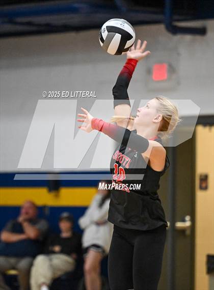 Thumbnail 2 in Lynchburg-Clay vs South Webster (OHSAA DIVISION VI DISTRICT CHAMPIONSHIP) photogallery.