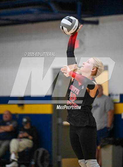 Thumbnail 1 in Lynchburg-Clay vs South Webster (OHSAA DIVISION VI DISTRICT CHAMPIONSHIP) photogallery.