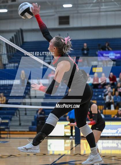 Thumbnail 2 in Lynchburg-Clay vs South Webster (OHSAA DIVISION VI DISTRICT CHAMPIONSHIP) photogallery.