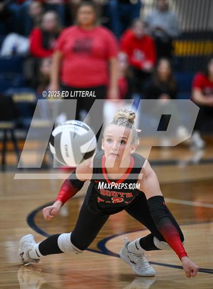 Thumbnail 1 in Lynchburg-Clay vs South Webster (OHSAA DIVISION VI DISTRICT CHAMPIONSHIP) photogallery.