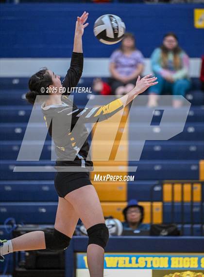 Thumbnail 1 in Lynchburg-Clay vs South Webster (OHSAA DIVISION VI DISTRICT CHAMPIONSHIP) photogallery.