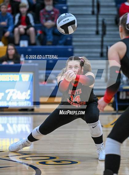 Thumbnail 2 in Lynchburg-Clay vs South Webster (OHSAA DIVISION VI DISTRICT CHAMPIONSHIP) photogallery.