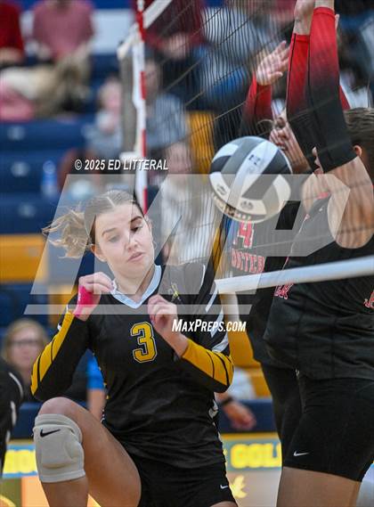 Thumbnail 3 in Lynchburg-Clay vs South Webster (OHSAA DIVISION VI DISTRICT CHAMPIONSHIP) photogallery.