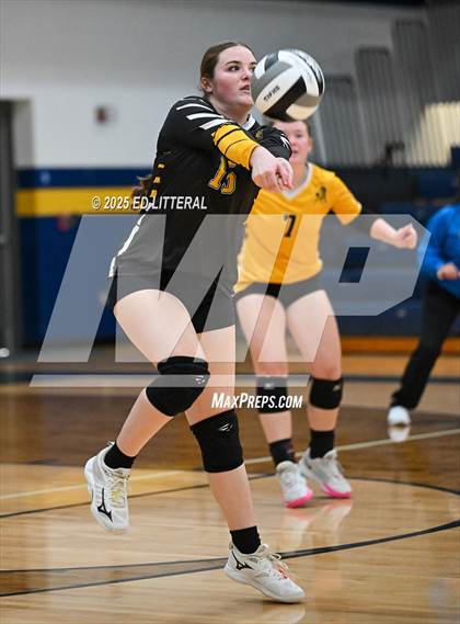 Thumbnail 3 in Lynchburg-Clay vs South Webster (OHSAA DIVISION VI DISTRICT CHAMPIONSHIP) photogallery.