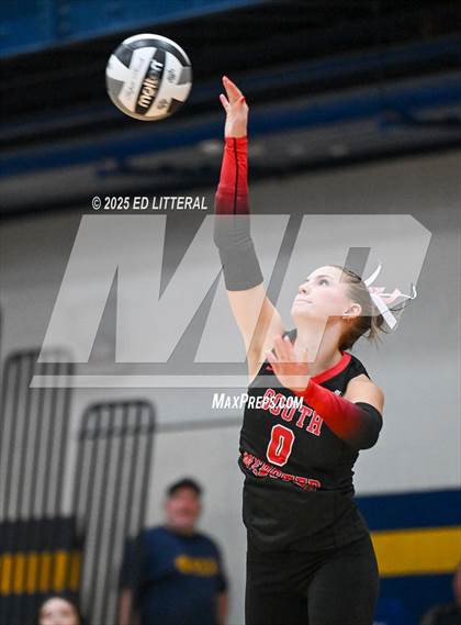 Thumbnail 3 in Lynchburg-Clay vs South Webster (OHSAA DIVISION VI DISTRICT CHAMPIONSHIP) photogallery.