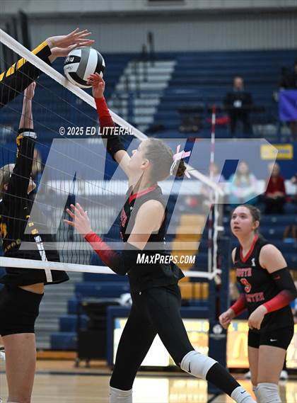 Thumbnail 3 in Lynchburg-Clay vs South Webster (OHSAA DIVISION VI DISTRICT CHAMPIONSHIP) photogallery.