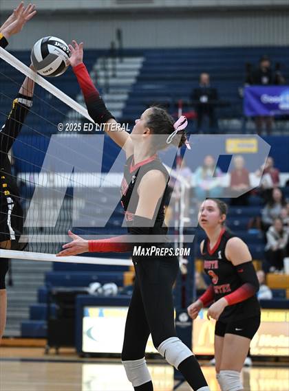 Thumbnail 2 in Lynchburg-Clay vs South Webster (OHSAA DIVISION VI DISTRICT CHAMPIONSHIP) photogallery.