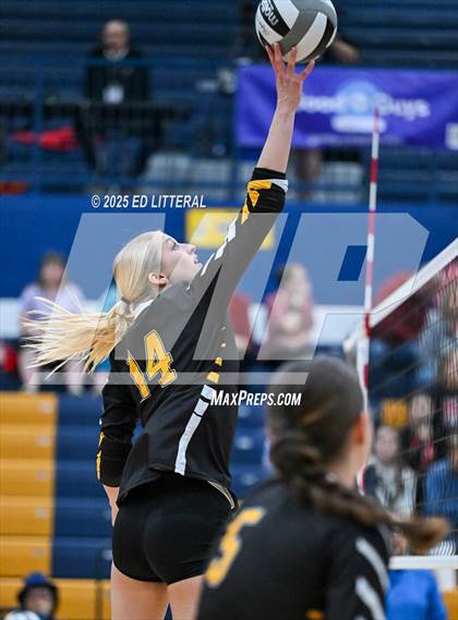 Thumbnail 2 in Lynchburg-Clay vs South Webster (OHSAA DIVISION VI DISTRICT CHAMPIONSHIP) photogallery.