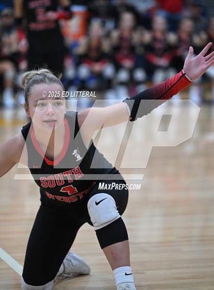 Thumbnail 1 in Lynchburg-Clay vs South Webster (OHSAA DIVISION VI DISTRICT CHAMPIONSHIP) photogallery.