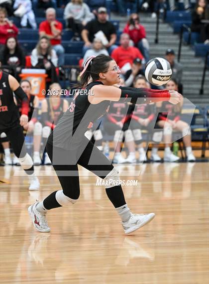 Thumbnail 3 in Lynchburg-Clay vs South Webster (OHSAA DIVISION VI DISTRICT CHAMPIONSHIP) photogallery.