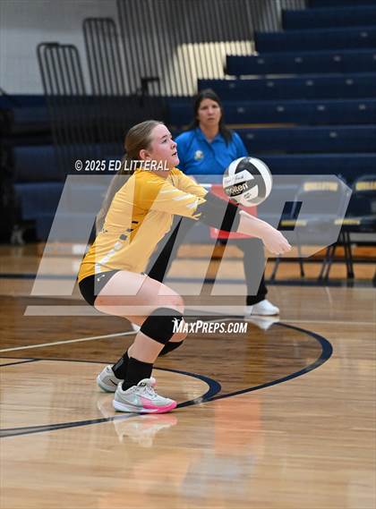 Thumbnail 3 in Lynchburg-Clay vs South Webster (OHSAA DIVISION VI DISTRICT CHAMPIONSHIP) photogallery.
