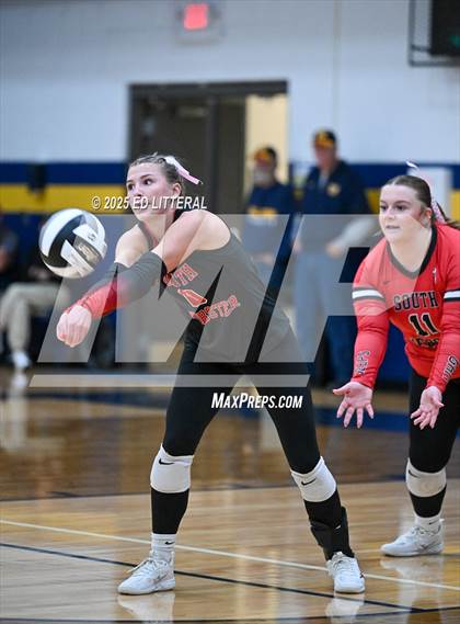 Thumbnail 2 in Lynchburg-Clay vs South Webster (OHSAA DIVISION VI DISTRICT CHAMPIONSHIP) photogallery.