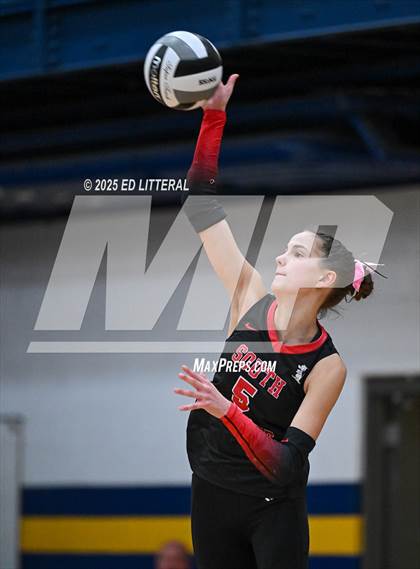 Thumbnail 3 in Lynchburg-Clay vs South Webster (OHSAA DIVISION VI DISTRICT CHAMPIONSHIP) photogallery.